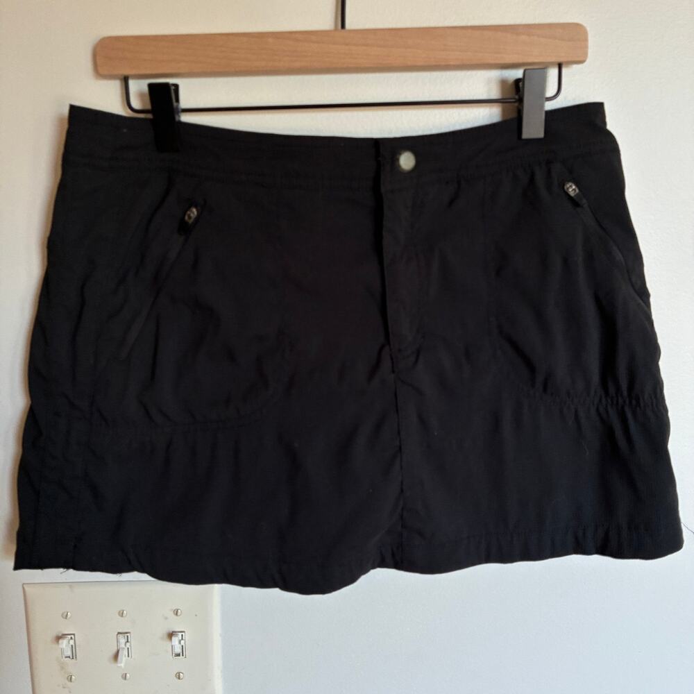 te verde Black Athletic Hiking Skort Size M Built In Shorts Zip Pockets Gorpcore